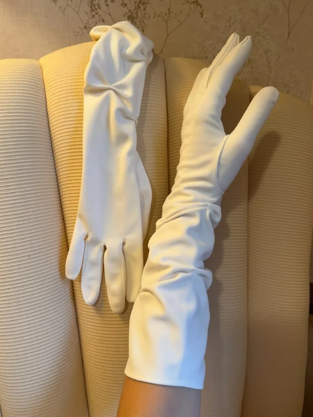 Vintage 1950s Hansen Nylasuede Ruched Evening Gloves White Size 7.5
